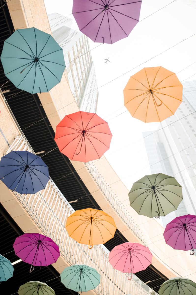 daniel-mingook-kim-wTkKb4eQOQo-unsplash Parapluies